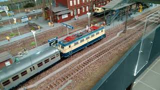 Hallboch Einfahrt Nahverkehr N Wagen db hbf traincontroller modelrailroad MOBASBS [upl. by Keyek703]