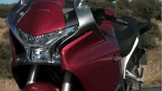 Videoprueba Honda vfr 1200f dct  Arpem EU 2013 [upl. by Vinnie900]