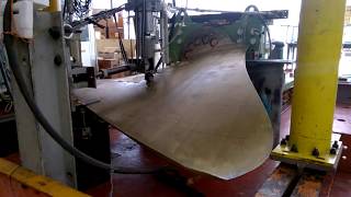 Full scale fatigue test of a propeller blade [upl. by Afatsom]