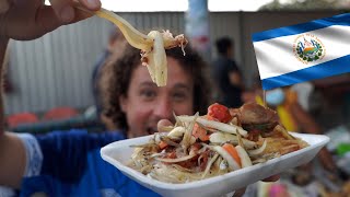 Probando COMIDA CALLEJERA en El Salvador 🇸🇻🌽 [upl. by Mitzie178]