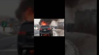 pacifica hybrid caught fire while on highway  narrow escape [upl. by Nolitta]