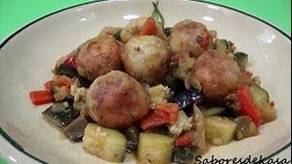 Albóndigas de merluza con pisto [upl. by Daye]