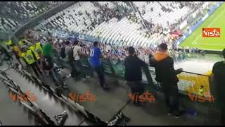 JuveNapoli 01 la festa dei tifosi napoletani allo stadio di Torino [upl. by Halimak]