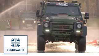 Steil schlammig stockdunkel – Fahrtraining mit gepanzerten Geländewagen  Bundeswehr [upl. by Andra688]