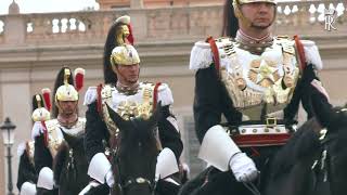 Cambio della Guardia solenne del Reggimento Corazzieri [upl. by Aldous410]