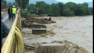 Inundatii Comănești 2005 [upl. by Odnomra]