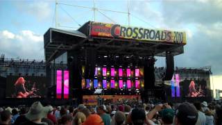 CROSSROADS 2010 Warren Haynes of Allman Brothers with Derek Trucks and Susan Tedeschi Band SOULSHINE [upl. by Nesral]