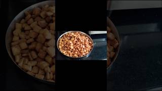 एकाच वाटीने मोजुन प्रमाण घेऊन खुसखुशीत शंकरपाळी 🌿ytshort yt diwalifaralrecipe shitalmarathifood [upl. by Wills]