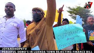 LUANDA GEN Z HAVING A PEACEFULL DEMONSTRATION ON FINANCE BILL 2024 [upl. by Aivatan]