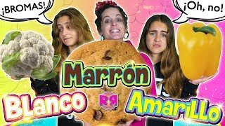 24 horas comiendo comida MARRÓN AMARILLA BLANCA 🤮 Probando comida por colores 2  BROMAS graciosas [upl. by Iinden]