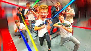 LASERGAMEN IN MIJN TRAMPOLINE PARK  503 [upl. by Yerroc]