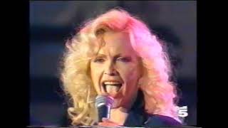 Patty Pravo  Pazza idea quotUna rotonda sul marequot 198990 [upl. by Ecirted]