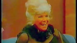 Peter Anderson Presents Dorothy Squires in Welsh chat show part 2 [upl. by Yemrots]