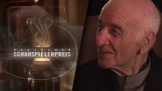 Der Ehrenpreis für das Lebenswerk für Armin MuellerStahl [upl. by Norrehc]