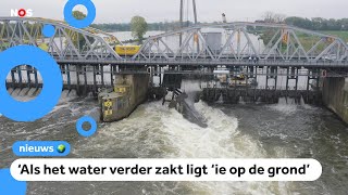 Woonboten in de problemen door wegstromend water [upl. by Seleta]