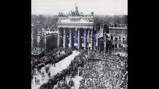 Das Brandenburger Tor im Wandel der Zeit [upl. by Ijan158]