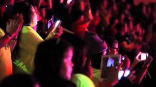 Waywayseecappo Community School at We Day 2014 [upl. by Eelrebmik]