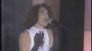 Tatiana quotLeyes del Corazonquot En Vivo quien te puede amar [upl. by Quenna]