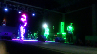 Los Aldeanos Solo Tu  EN VIVO SRTABLEN  Quito UCE [upl. by Willette]