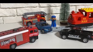 Pociąg 🚂 straż pożarna 🚒 policja 👮‍♂️ holownik 🚧 [upl. by Uria]