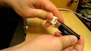 IOGEAR SDMicroSD Card Reader USB 20 Model GFR204SD Review and Disassembly [upl. by Milinda]