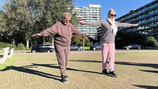 Ouderen sporten tegen eenzaamheid ‘Ik ben nu mijn lenigheid aan het trainen’ [upl. by Zollie509]