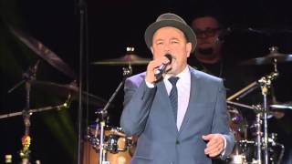 Rubén Blades con Roberto Delgado amp Orquesta en vivo  Plástico [upl. by Oironoh]