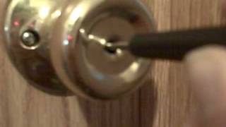 How to open a Bathroom door lock [upl. by O'Hara]