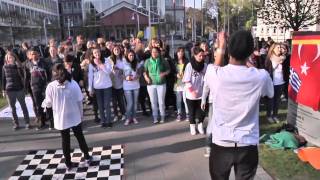 Flashmob für Maidas Mutter  wir sind laut [upl. by Storm]