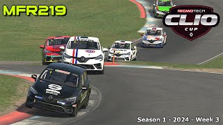 Jumping around  Renault Clio Cup  Knockhill National  iRacing Road [upl. by Eirok]