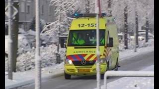 Ambulance 12155 glijdt rakelings langs camera onderweg naar a1 melding Velserbroek [upl. by Kerin960]