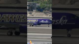 Embraer E175 Alaska Airlines Take off Las Vegas Airport lasvegas embraer [upl. by Ingamar]