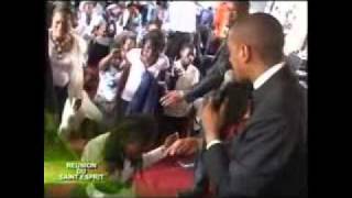 REUNION DU SAINT ESPRIT AVEC LE PROPHETE JOEL FRANCIS TATU 2010 [upl. by Nameloc]