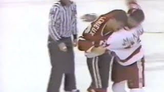 Jocelyn Lemieux vs Randy McKay Mar 24 1990 [upl. by Leasia]