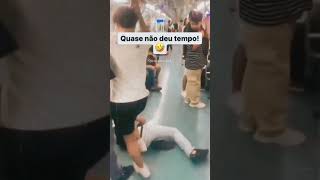 faz frio em SP PT2 🤣🤣🤣 funny metro saopaulo meme [upl. by Yeuh]