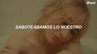 Sabrina Carpenter  skinny dipping Español  video musical [upl. by Lalitta]