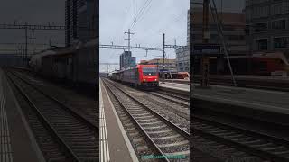 SBB Güterzug durchfährt den Bahnhof Zürich Altstetten [upl. by Tj]