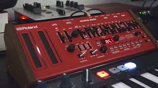 Roland SH01A  Roygbiv Bassline  Boards Of Canada [upl. by Willcox]