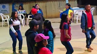 Baile en Mexcaltepec con Los Incomparables De La Sierra  Popurrí De Cumbias [upl. by Batista]