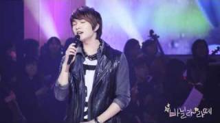 FULL FANCAM 110303 Smiley Onew singing HELLO  K Founding Special Concert [upl. by Iznek566]