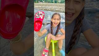 Las chancletas en el río 🥰🤣 humor 2hermanas comedia hermanos comedy [upl. by Mathe]