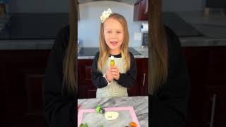 The fun way to eat veggies🥗 kidfriendly healthysnack vegetables tinychef kidscookingchannel [upl. by Teodoro]