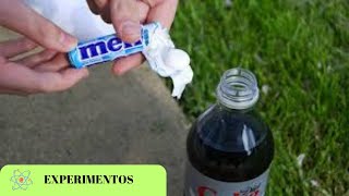 Mentos y coca cola  Experimento explicado [upl. by Ellersick528]