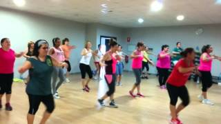 Zumba Moviendo las caderas con Isa Nou Centre Fitness Burriana [upl. by Sarson749]