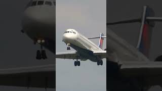 ✈ Delta McDonnell Douglas MD9030 N960DN Landing [upl. by Ecarret]