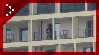 Milano incendio in palazzo in via Gallarate Vigili del fuoco al lavoro ai piani coinvolti nel rogo [upl. by Anderson]