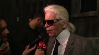 Lagerfeld porta Parigi a Roma a Cinecittà sfilata Chanel da film [upl. by Eatnahc]