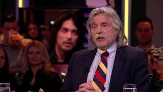 Johan Derksen geniet van Songfestivalnummer van Waylon Spectaculair  VOETBAL INSIDE [upl. by Aindrea]