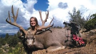 Archery 219quot Mule Deer Hunt  MossBack [upl. by Eirrab]