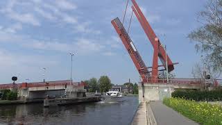 Brugopening Rhijnvreugdbrug Leiderdorp Ophaalbrug Drawbridge Pontlevis Klappbrücke [upl. by Vinaya]